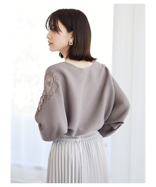 Green　Parks（グリーンパークス）の「・furry rate ショルダーレースプルオーバー（トップス・オフホワイト/ライトベージュ/モカ/ライトカーキ・F）」の6枚目の写真