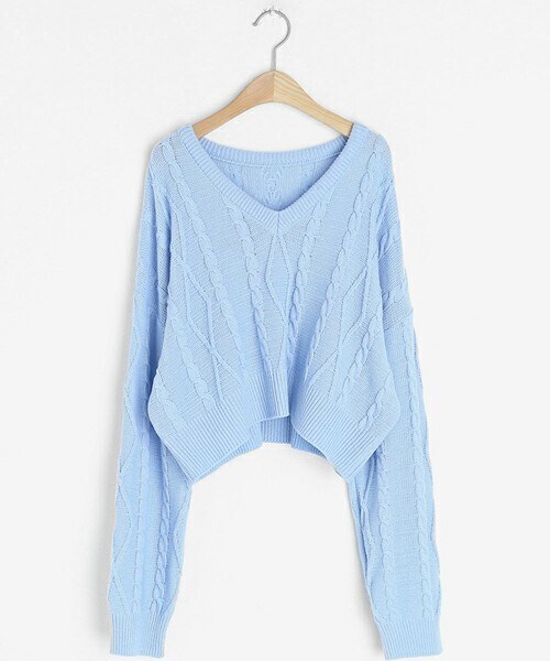 DHOLIC(ディーホリック)の「ケーブルVネックニット(ニット/セーター・レディース・ホワイト/グリーン/ブルー/ブラック・ONESIZE)」の4枚目の写真