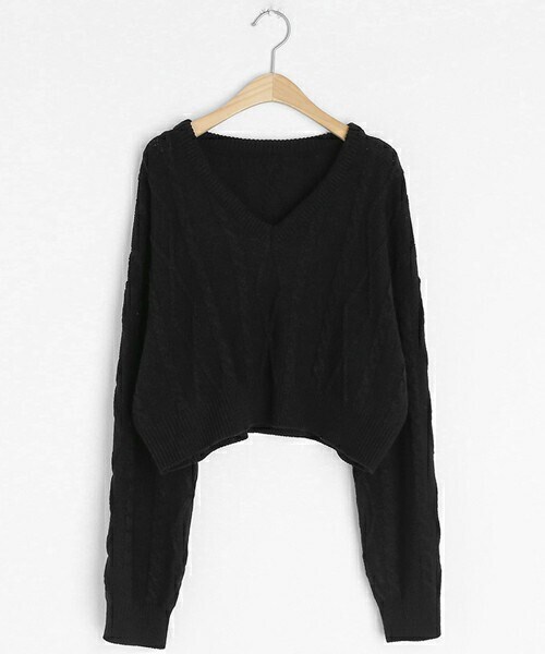 DHOLIC(ディーホリック)の「ケーブルVネックニット(ニット/セーター・レディース・ホワイト/グリーン/ブルー/ブラック・ONESIZE)」の2枚目の写真