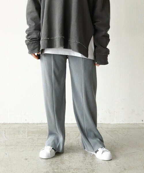 Auntie Rosa Holiday(アンティローザホリデー)の「スムースミニプリーツパンツ(その他パンツ・レディース・ブラック/ブラウン/ホワイト/イエロー/ブルー・SMALL/MEDIUM)」の4枚目の写真