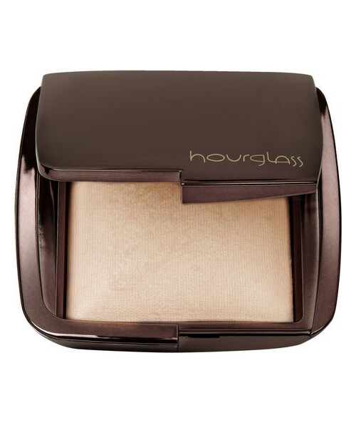 Hourglassの「Hourglass Ambient Lighting Powder Dim Light（ファンデーション）」 WEAR