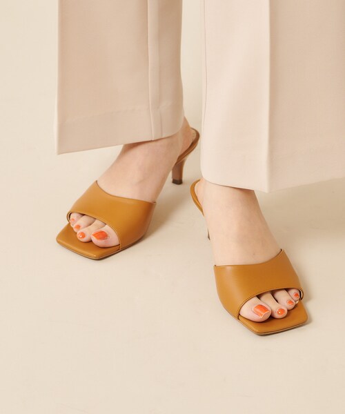 SHENERY（シーナリー）の「カウレザーミュール（サンダル・レディース・ベージュ/キャメル/ブラック・36/37/38）」の3枚目の写真