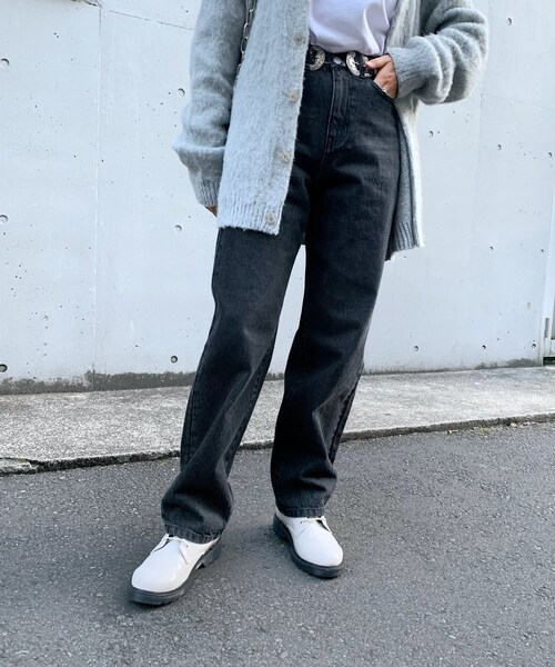 WHO'S WHO gallery(フーズフーギャラリー)の「ストレートデニム(デニムパンツ・レディース・エクリュ/サックスブルー/ブラック・F)」の1枚目の写真