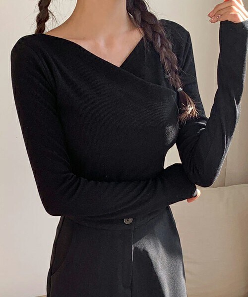 DHOLIC（ディーホリック）の「クロスネックリブTシャツ（Tシャツ/カットソー・レディース・ブルー/ベージュ/ブラック/ホワイト/ピンク・ONESIZE）」の3枚目の写真