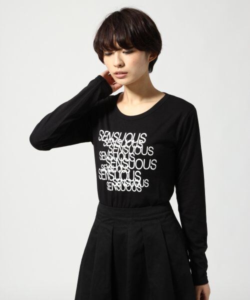 JEANASIS(ジーナシス)の「レイヤードロゴプリントTEE(トップス・レディース・オフホワイト/ブラック/グレー・FREE)」の2枚目の写真