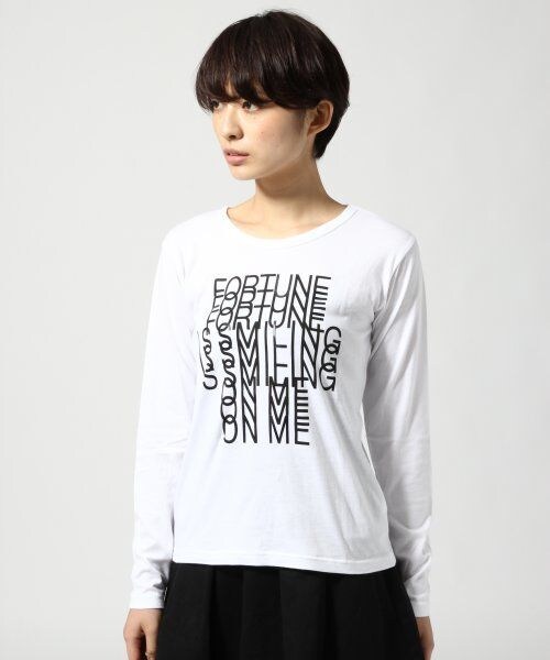 JEANASIS(ジーナシス)の「レイヤードロゴプリントTEE(トップス・レディース・オフホワイト/ブラック/グレー・FREE)」の6枚目の写真