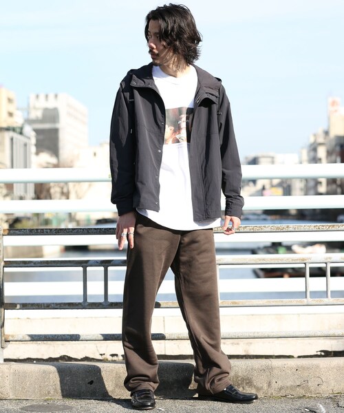 URBAN RESEARCH Sonny Label(アーバンリサーチサニーレーベル)の「シャイニー裏毛リラックスパンツ(その他・メンズ・ブラック/カーキ/ベージュ・M/L)」の4枚目の写真