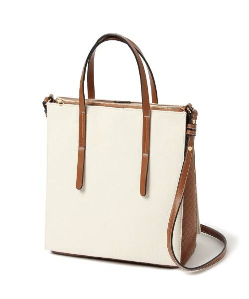 Andemiu(アンデミュウ)の「タテガタ3パーテーショントート(バッグ・ブラック(WEB限定)/キャメル/ライトグリーン)」の2枚目の写真