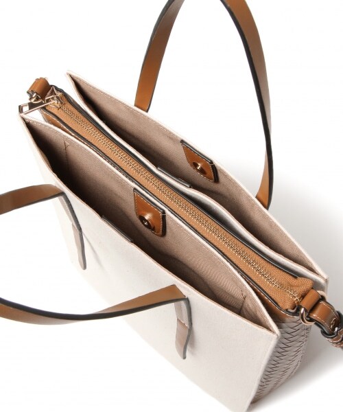 Andemiu(アンデミュウ)の「タテガタ3パーテーショントート(バッグ・ブラック(WEB限定)/キャメル/ライトグリーン)」の16枚目の写真