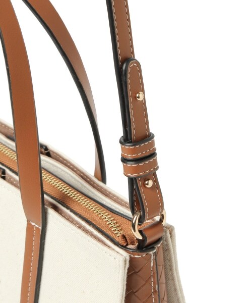 Andemiu(アンデミュウ)の「タテガタ3パーテーショントート(バッグ・ブラック(WEB限定)/キャメル/ライトグリーン)」の11枚目の写真