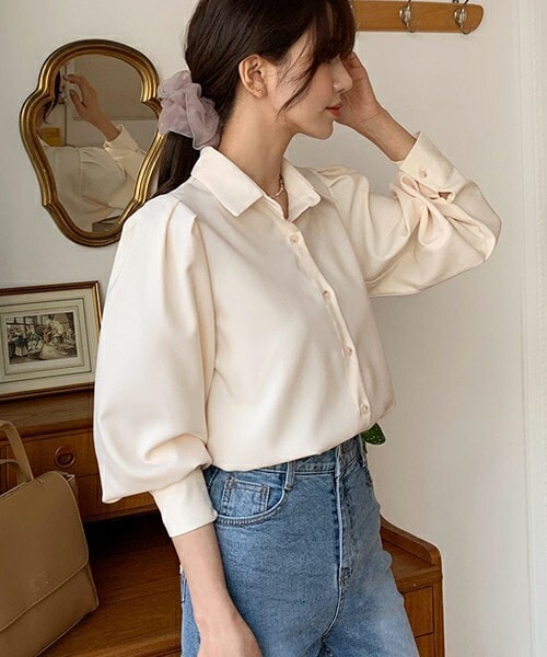 DHOLIC（ディーホリック）の「パフスリーブボタンブラウス（シャツ/ブラウス・レディース・ホワイト/ベージュ/ブルー・ONESIZE）」の2枚目の写真