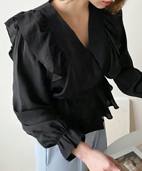 DHOLIC（ディーホリック）の「フリルVネックブラウス（シャツ/ブラウス・レディース・ホワイト/ブラック/ピンク・ONESIZE）」の2枚目の写真