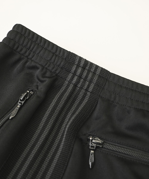 Needles（ニードルス）の「STUDIOUS限定 Narrow Track Pant（パンツ・メンズ・BLACK/BLUE・0(XS)/1(S)/2(M)/3(L)/4(XL)）」の17枚目の写真