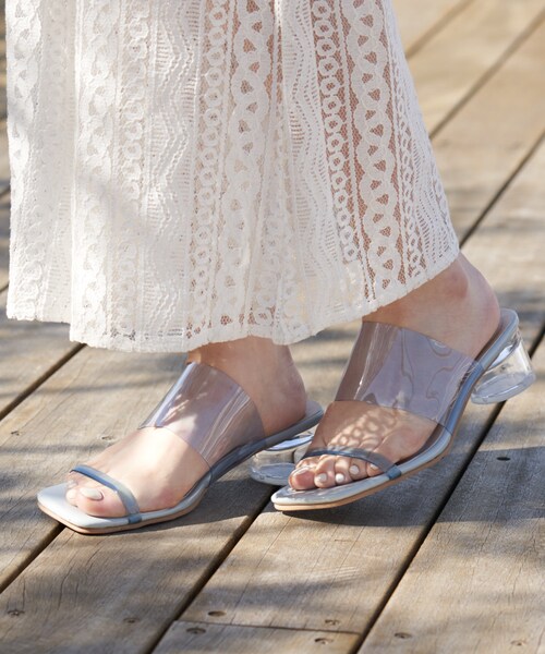 Chico(チコ)の「クリアベルトサンダル(サンダル・レディース・アイボリー/シルバー/ブラック/スカイブルー・S/M/L)」の4枚目の写真