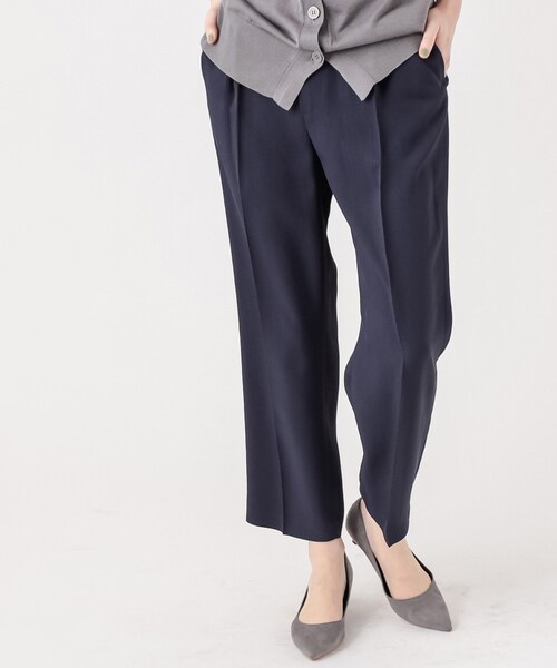 RIVE DROITE（リヴドロワ）の「【オンオフ問わず使える万能アイテム】アセテートタックパンツ（その他パンツ・レディース・ベージュ/ネイビー・36/38）」の2枚目の写真