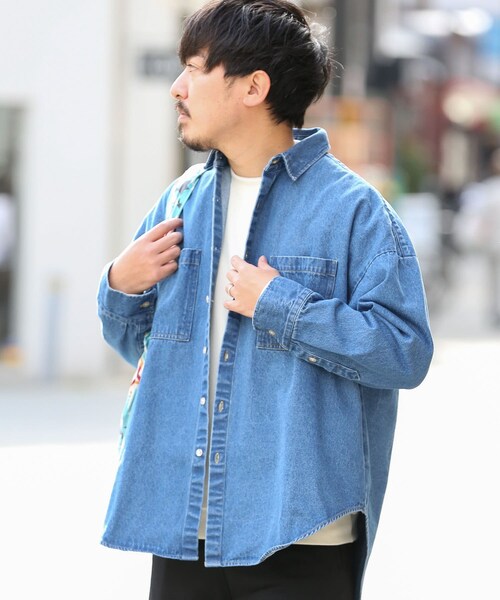 URBAN RESEARCH Sonny Label（アーバンリサーチサニーレーベル）の「デニムオーバーシャツ（その他・メンズ・ホワイト/デニム・M/L）」の2枚目の写真