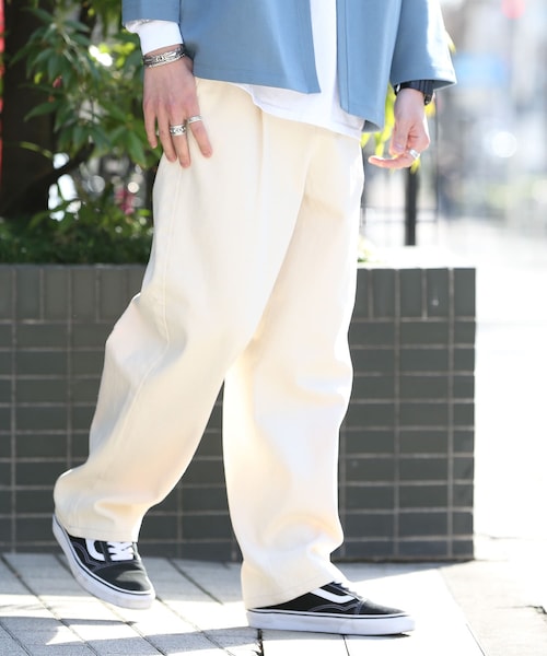 URBAN RESEARCH Sonny Label（アーバンリサーチサニーレーベル）の「ワイドタックパンツ（その他・メンズ・インディゴ/カーキ/オフ・M/L）」の2枚目の写真