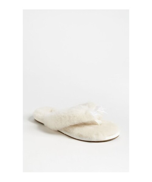 UGG(アグ)の「UGG® Australia 'Fluff II' Flip Flop (Women)(サンダル・White・5 M/6 M/7 M/8 M/9 M/10 M/11 M/12 M)」の5枚目の写真
