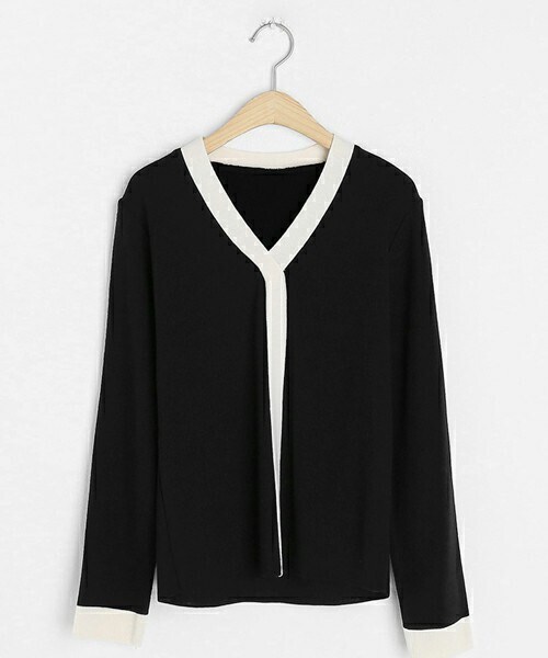 DHOLIC(ディーホリック)の「配色ラインVネックニット(ニット/セーター・レディース・ホワイト/ブルー/ブラック/ベージュ・ONESIZE)」の2枚目の写真