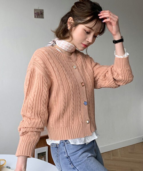 DHOLIC(ディーホリック)の「ジュエルボタンカーディガン(カーディガン/ボレロ・レディース・オレンジ/グリーン/ブルー/その他/ベージュ・ONESIZE)」の1枚目の写真