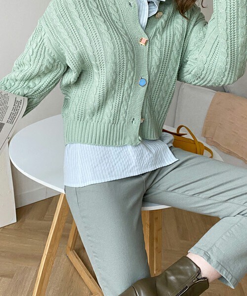 DHOLIC(ディーホリック)の「ジュエルボタンカーディガン(カーディガン/ボレロ・レディース・オレンジ/グリーン/ブルー/その他/ベージュ・ONESIZE)」の3枚目の写真