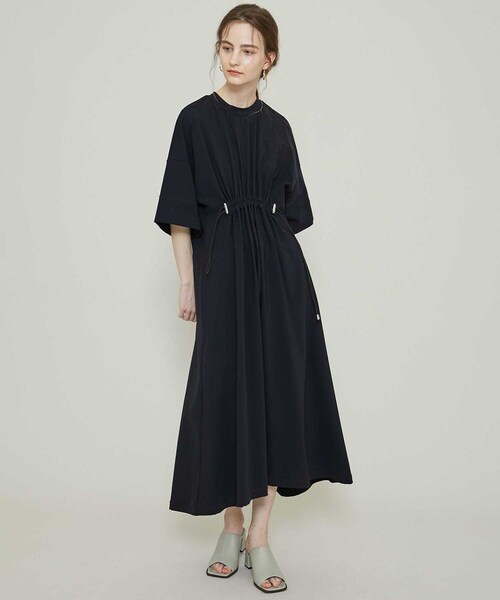 UJOH(ウジョー)の「ドローコードドレス (U781-T12-009)(ワンピース/ドレス・レディース・BLACK・2)」の1枚目の写真