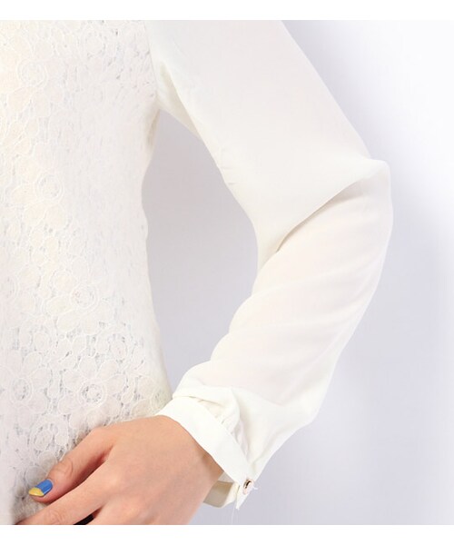 PAGEBOY(ページボーイ)の「起毛レース使いバックボタンカットソー(トップス・レディース・オフホワイト/ブラック/ネイビー)」の8枚目の写真