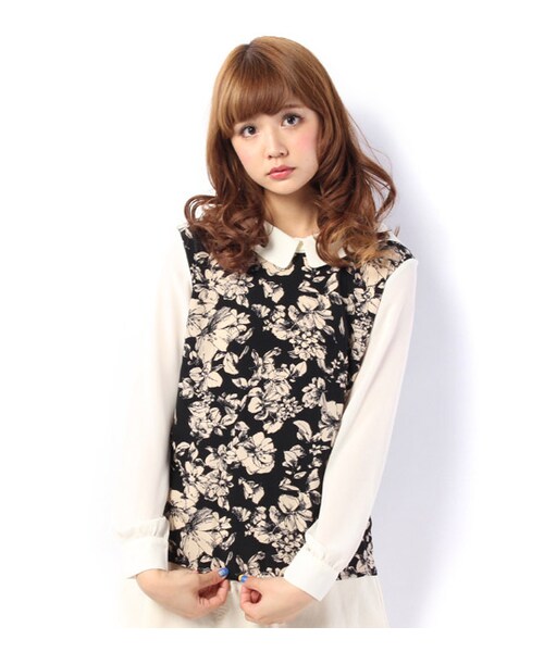 PAGEBOY(ページボーイ)の「柄×無地コンビ長袖プルオーバー(トップス・レディース・ホワイト系/チャコール系/ブラック系/レッド系/イエロー系/ネイビー系)」の3枚目の写真