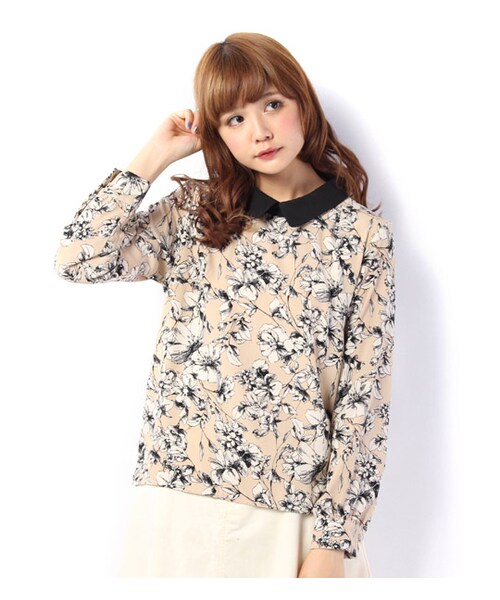 PAGEBOY(ページボーイ)の「柄×無地コンビ長袖プルオーバー(トップス・レディース・ホワイト系/チャコール系/ブラック系/レッド系/イエロー系/ネイビー系)」の1枚目の写真