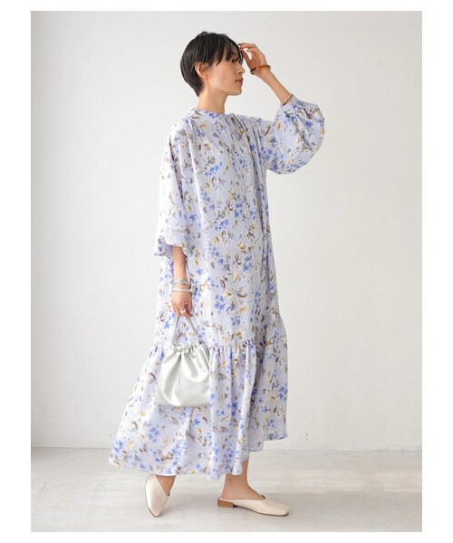 AMERICAN HOLIC（アメリカンホリック）の「サテンティアードワンピース（ワンピース/ドレス・サックスブルー/ネイビー・F）」の3枚目の写真