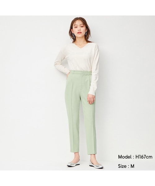 GUのストレッチテーパードパンツです☺️ 茶色く