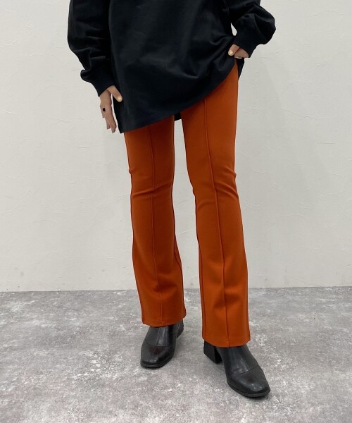 PAGEBOY（ページボーイ）の「ポンチフレアパンツ【WEB先行予約】（パンツ・オレンジ/ブルー）」の3枚目の写真
