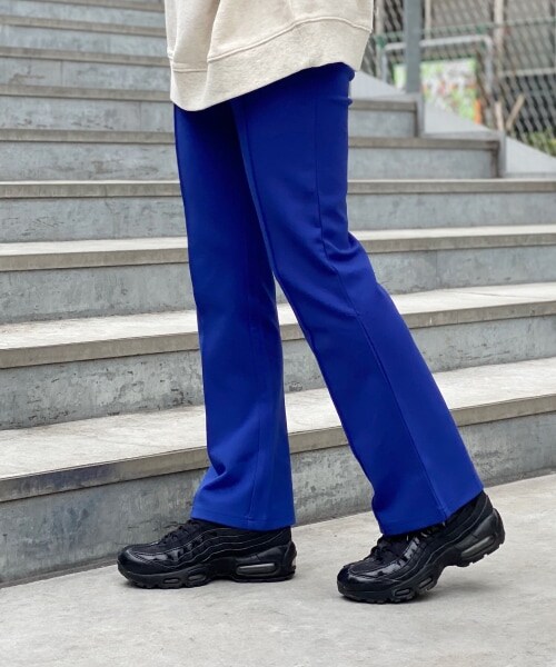 PAGEBOY（ページボーイ）の「ポンチフレアパンツ【WEB先行予約】（パンツ・オレンジ/ブルー）」の2枚目の写真