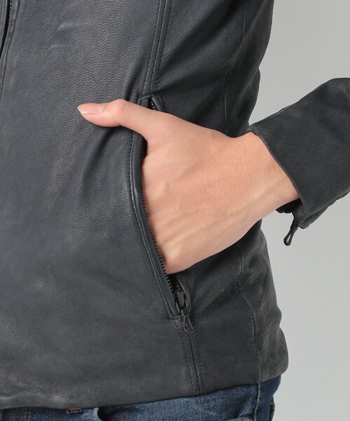 MORGAN HOMME（モルガンオム）の「オープンスタンドシングルレザー（984G47）（ジャケット/アウター・メンズ・ベージュ/ネイビー・M/L）」の6枚目の写真