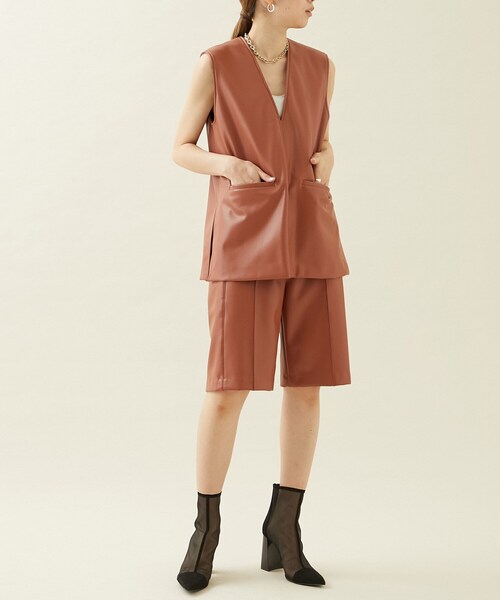 city(シティ)の「レザーコーティングショーツ(パンツ・レディース・BLACK/BROWN・1/2)」の4枚目の写真