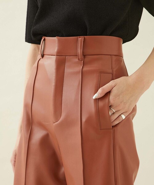 city(シティ)の「レザーコーティングショーツ(パンツ・レディース・BLACK/BROWN・1/2)」の9枚目の写真