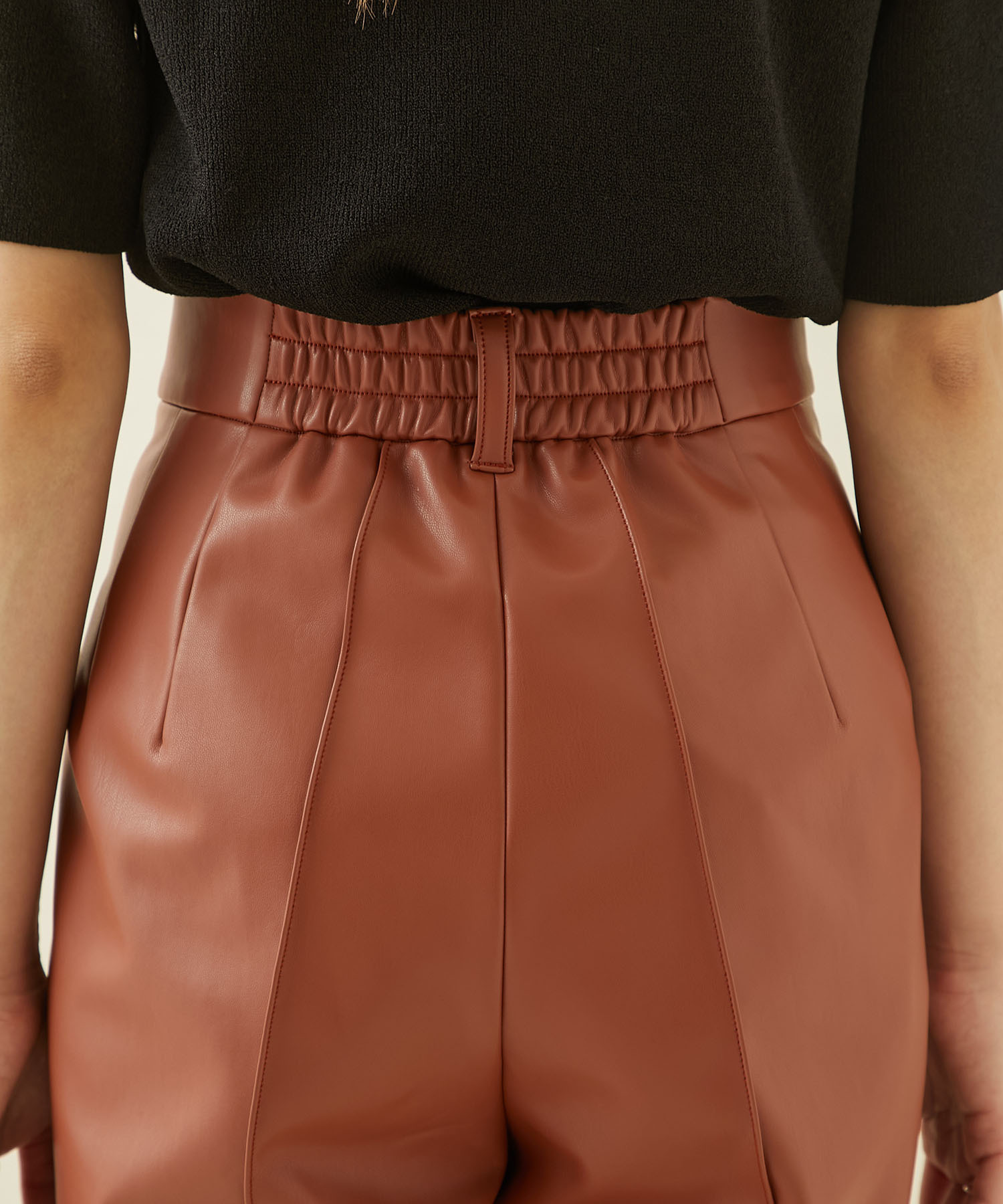 city(シティ)の「レザーコーティングショーツ(パンツ・レディース・BLACK/BROWN・1/2)」の10枚目の写真