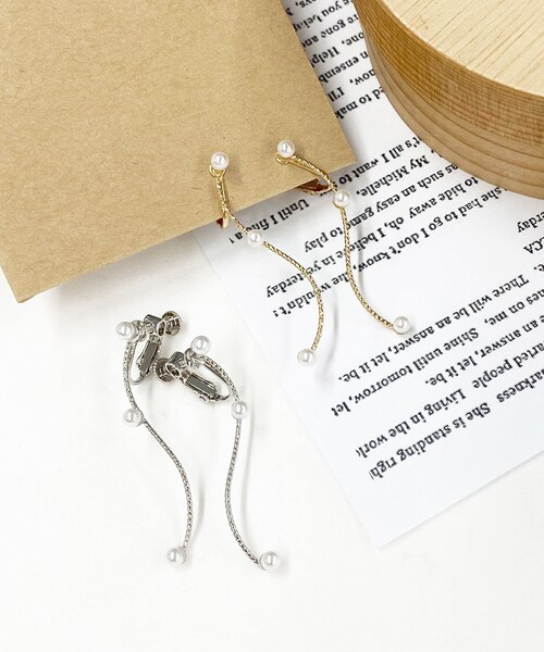 Lattice（Lattice）の「下がりパールイヤリング（イヤリング・レディース・アイボリー/その他・0）」の2枚目の写真