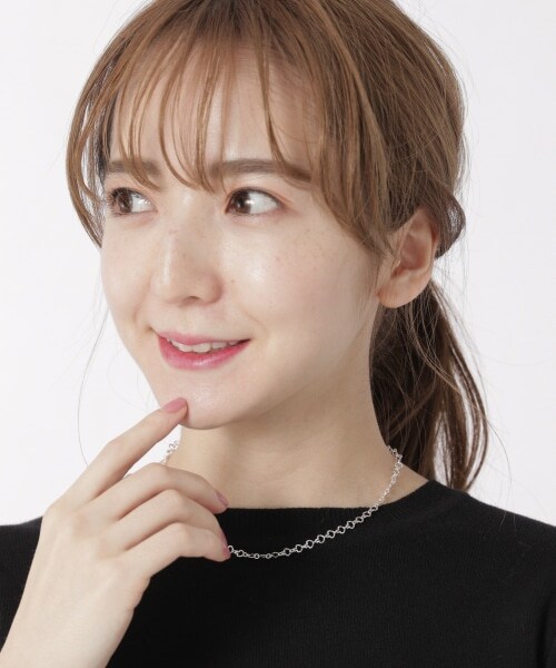 Andemiu（アンデミュウ）の「カットチェーンマスクネックレス（アクセサリー・シルバー/ゴールド）」の3枚目の写真