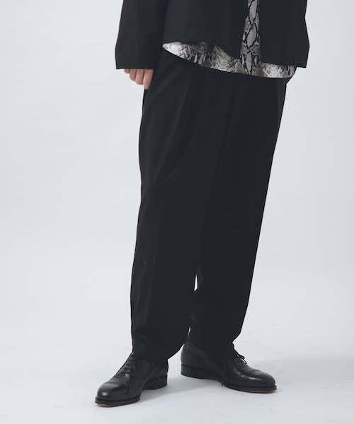 URBAN RESEARCH ID（アーバンリサーチ アイディー）の「URBAN RESEARCH iD WIDE TAPERED PANTS（その他・メンズ・GREEN/BLACK・M/L）」の2枚目の写真
