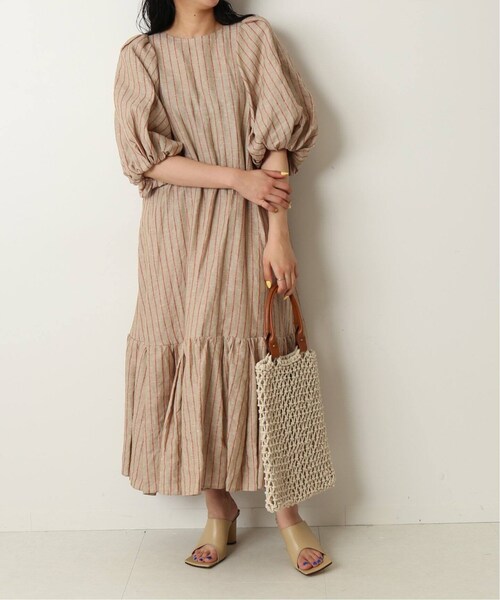 未使用タグ付✨Uhr Puff Sleeve Back Open Dress Uhr Puff Sleeve Back Open Dress