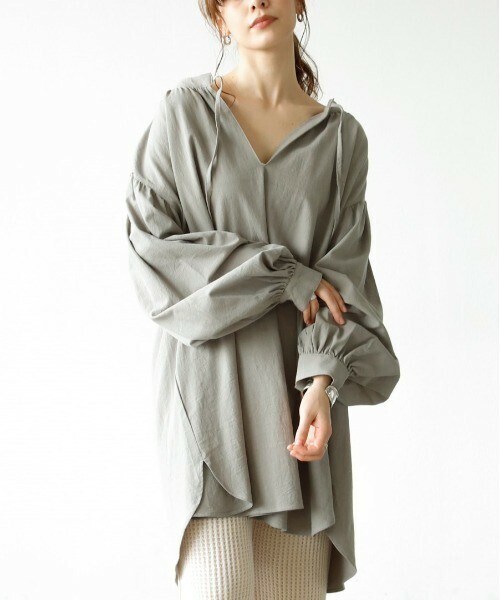 Auntie Rosa Holiday（アンティローザホリデー）の「スキッパー2wayボリュームチュニック（チュニック・レディース・ホワイト/ブラック/グレー・FREE）」の3枚目の写真