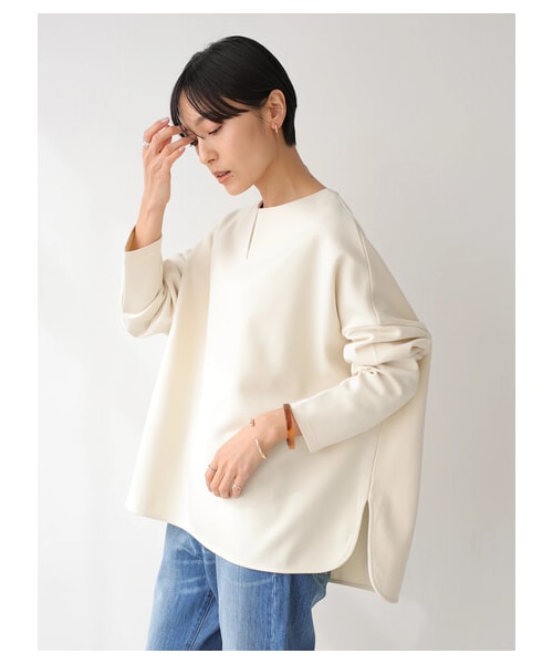 AMERICAN HOLIC（アメリカンホリック）の「キーネックポンチプルオーバー（トップス・アイボリー/チャコールグレー/ライトベージュ・F）」の2枚目の写真