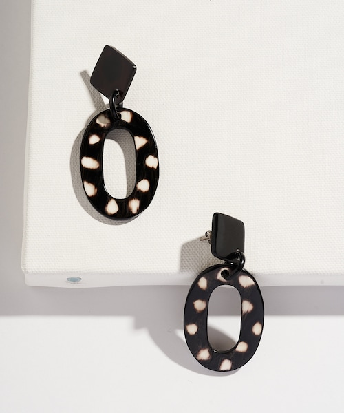 SANTI 神崎恵愛用 サンティ ベージュ×パール 上品クラッチバッグ