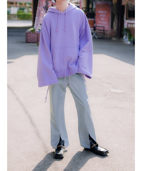 YohKi(ヨウキ)の「"Nisekawa" center slit fake leather flare pants (LIGHT BLUE)(その他パンツ・レディース・LIGHT BLUE・1/2/3)」の3枚目の写真