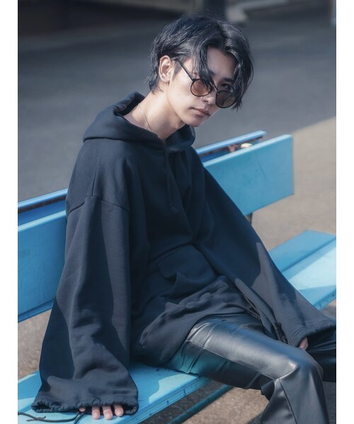 YohKi(ヨウキ)の「"Ghost" sleeve sweat hoodie (BLACK)(パーカー・レディース・BLACK・2/3)」の2枚目の写真