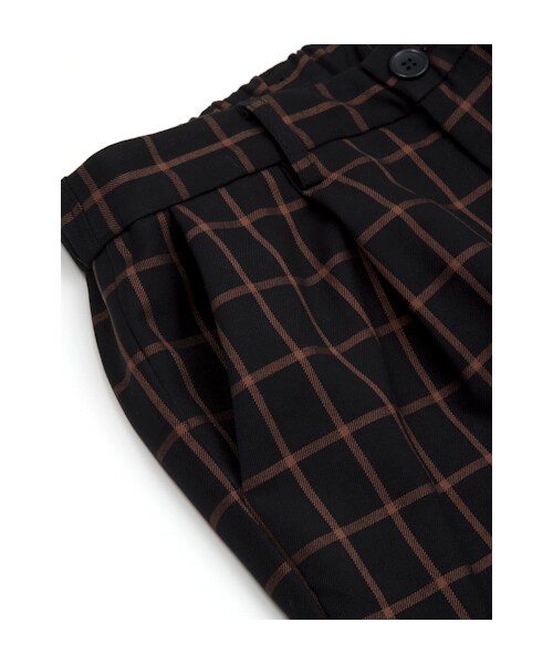 w closet(ダブルクローゼット)の「グラフチェックタックパンツ(パンツ・レディース・ダークネイビー×ブラウン/ブラック×オフホワイト/ダークグリーン×ブルー・FREE)」の8枚目の写真