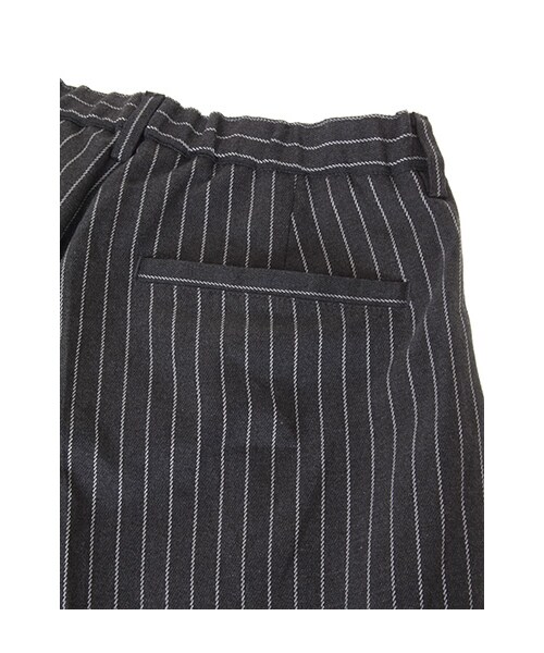 w closet（ダブルクローゼット）の「ストライプ7分丈ワイドクロップドタックパンツ（パンツ・レディース・グレー×ホワイト/ネイビー×レッド・FREE）」の9枚目の写真