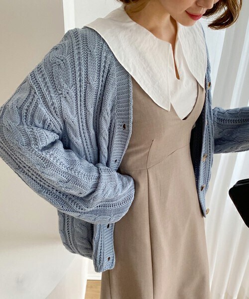 DHOLIC(ディーホリック)の「ツイストVネックカーディガン(カーディガン/ボレロ・レディース・ホワイト/グリーン/ベージュ/ブルー/ピンク/その他・ONESIZE)」の4枚目の写真