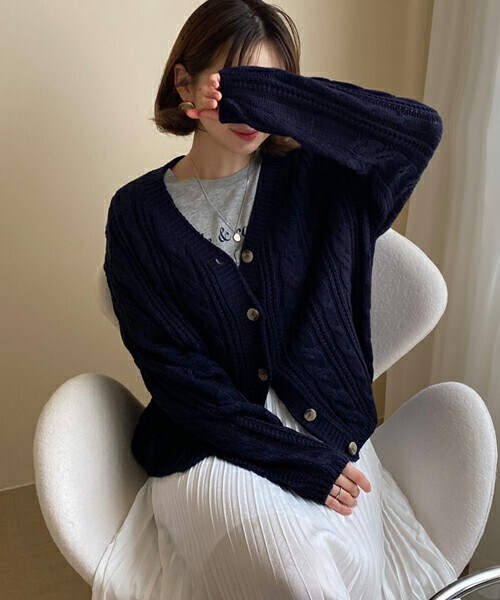 DHOLIC(ディーホリック)の「ツイストVネックカーディガン(カーディガン/ボレロ・レディース・ホワイト/グリーン/ベージュ/ブルー/ピンク/その他・ONESIZE)」の6枚目の写真